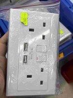 二位插座  獨立掣帶2USB插口